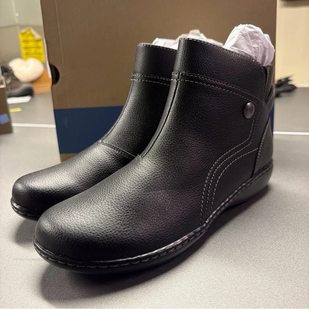 Clarks‎ Ashland Mabel Women's Boot Sz 8.5 Brand New With Box